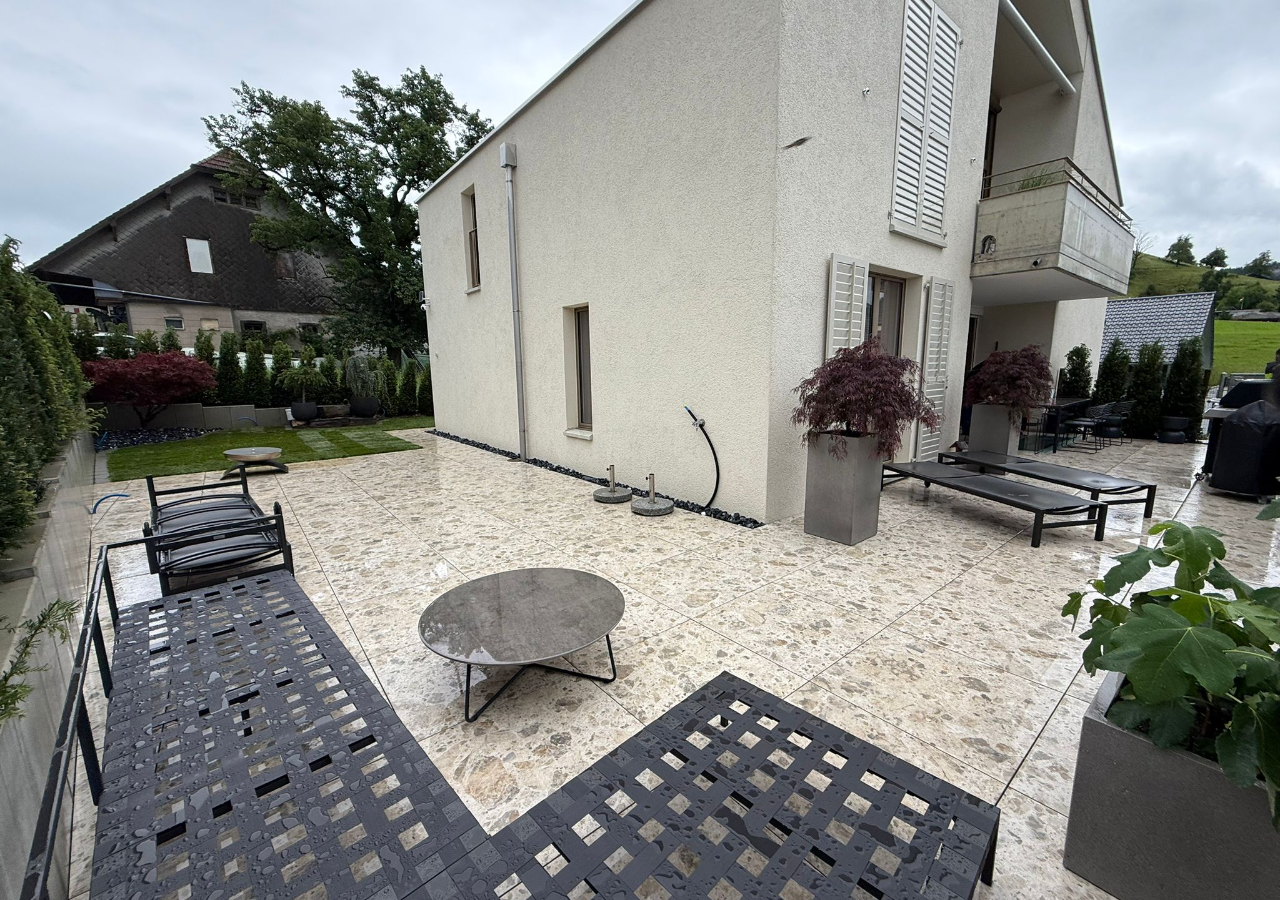 Der ursprüngliche Garten – funktional, aber ohne klare Struktur.